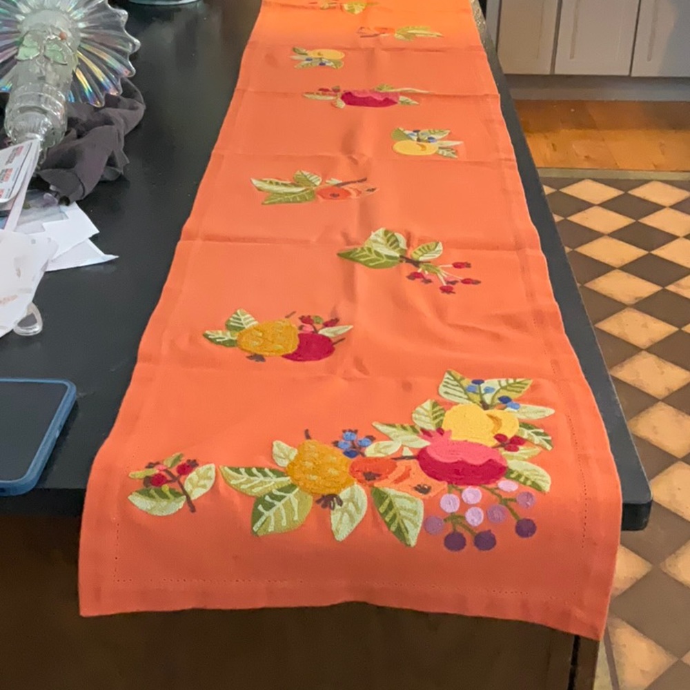 Williams and Sonoma Runner
